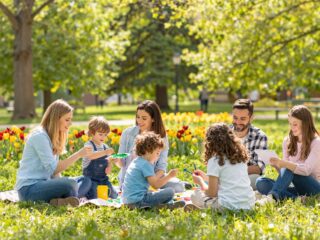Az egyediség ünneplése: hogyan neveljünk nyitott és elfogadó gyermeket?