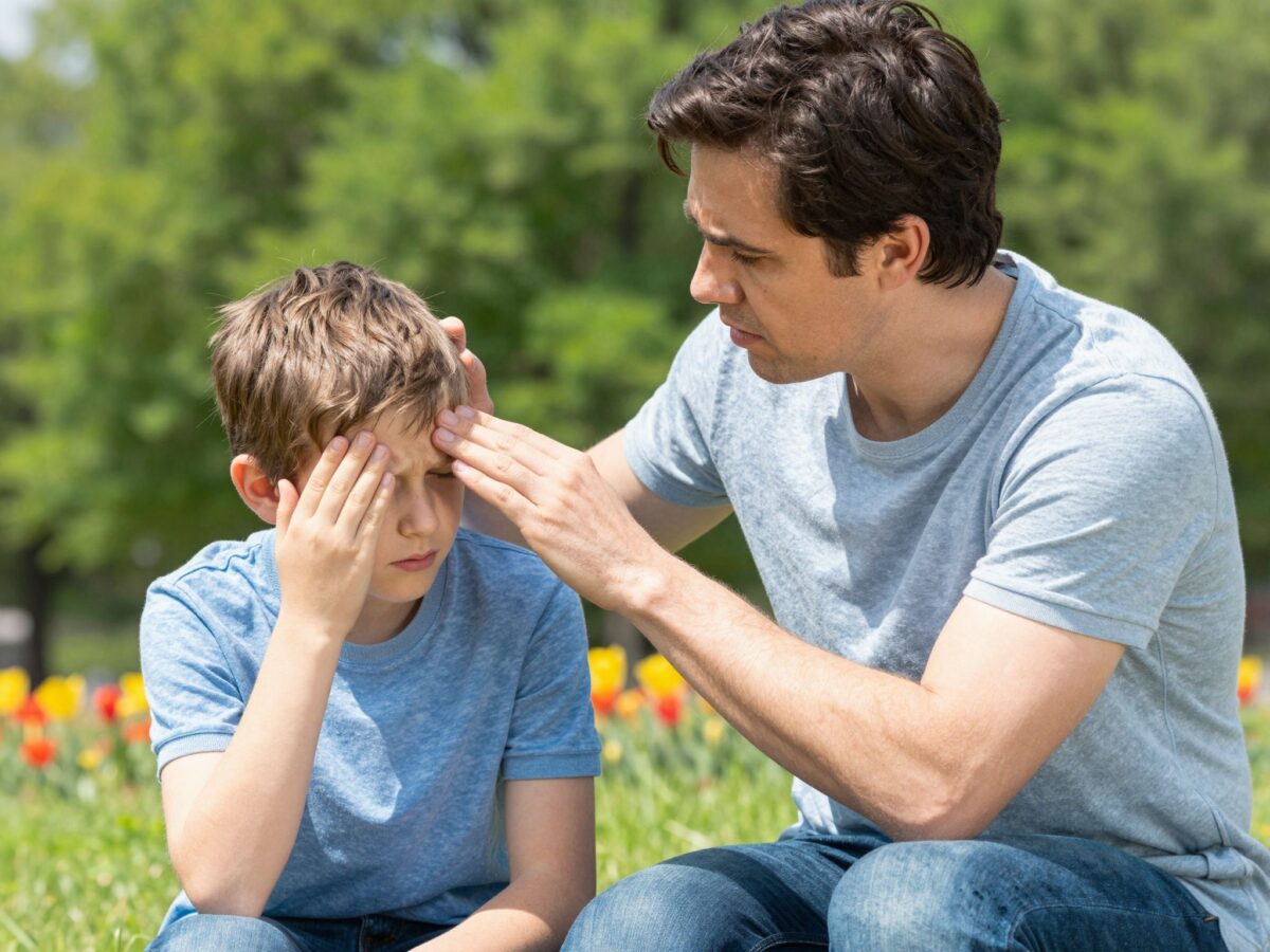 Fejfájás, hányinger, szédülés: ezekből a tünetekből tudhatod, hogy a gyerek napszúrást kapott