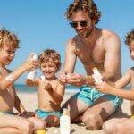 Krém, spray vagy stick? Melyik a legjobb és legpraktikusabb fényvédő a kicsiknek?