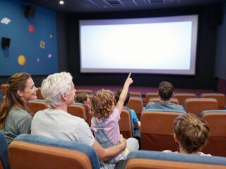 Létezik bababarát mozi? Tippek és tapasztalatok szülőktől, akik kipróbálták