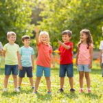 Miért gondolják a gyerekek, hogy kevésbé népszerűek, mint valójában?