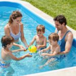 Pancsolás biztonságban: hogyan válassz medencét a gyermek életkora szerint?
