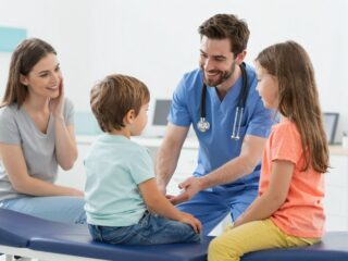 A csípőficam korai felismerésének fontossága: hogyan segíthet a kötelező szűrés?