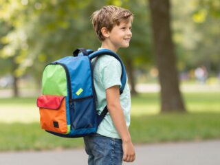 Ergonomikus iskolatáska: Így védd meg a gyermeked hátát a túlterheléstől