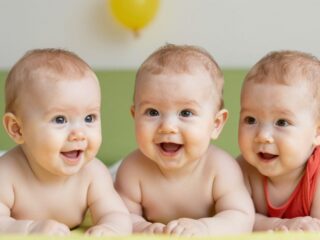 Hajasbabák: Tudományos magyarázat a születéskori haj mennyiségére