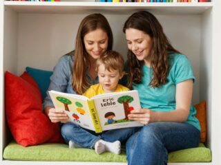 Hogyan lett Eric Carle mesekönyve generációk kedvence?