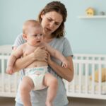 Ijesztő tünet a pelenkában: a véres széklet lehetséges okai csecsemőknél