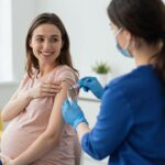 Influenza és Covid-19 elleni oltás várandósan: miért javasolják az orvosok a beadásukat?