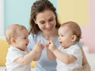 Kommunikáció sírás nélkül: taníts meg 10 hasznos jelet a babádnak