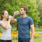 Mennyi vizet igyunk egy nap? Az ideális folyadékbevitel kiszámítása