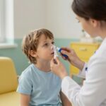 Nátha kezelése gyerekeknél: tudnivalók a tengervizes orrcseppekről és orrszívásról