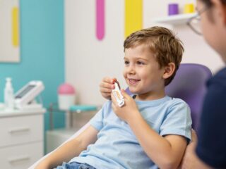 Szőrtelenítés gyerekeknél: a gyantázás előnyei és hátrányai