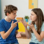 Verekedés a testvérek között: jelek, határok, megoldások