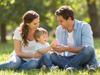 A szülői szeretet agyformáló hatása: a korai évek fontossága