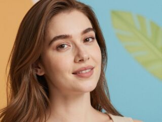 A terhesség huszonötödik hete: a hajas fejbőr és a szemöldök is láthatóvá válik