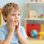 Bruxizmus gyermekkorban: Stressz, fogzási fájdalom vagy más áll a háttérben?