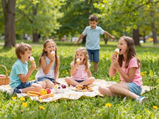 Fagyi, lángos, unalom: a nyári hízás legfőbb okai gyerekeknél