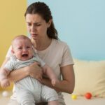 Mikor jelez komoly bajt a csecsemő sírása? Az intó jelek listája