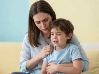 Amikor a sírás nem akar abbamaradni: Lehetséges okok és szülői teendők