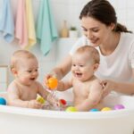 Babafürdőztetés könnyedén – 6 hasznos tanács a biztonságos fürdőhöz