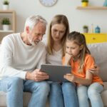 Digitális naivitás: miért nem elég a szűrőprogram a gyermeked online védelméhez?