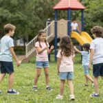 Fiú, lány vagy semleges? A modern nevelési irányzat előnyei és hátrányai