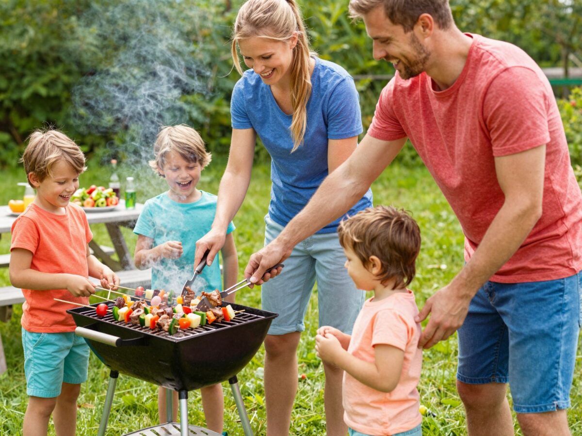 Grillezés gyerekekkel: mire figyelj és milyen ételeket készíts?