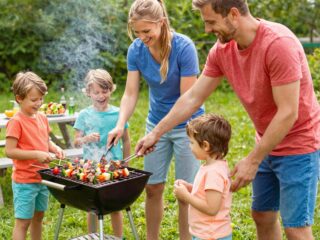Grillezés gyerekekkel: mire figyelj és milyen ételeket készíts?