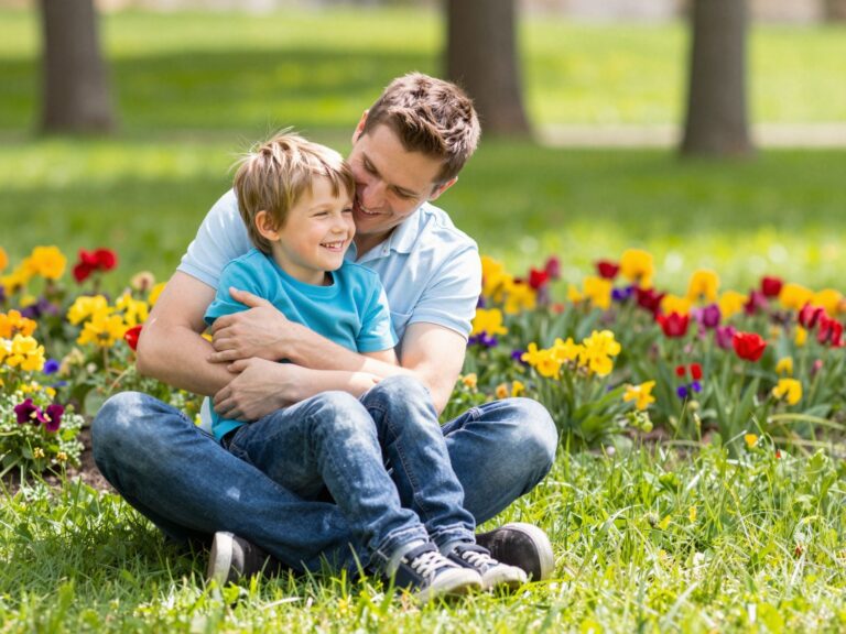 Hogyan fejezd ki a szereteted, hogy a gyereked is értse? Az 5 szeretetnyelv titka