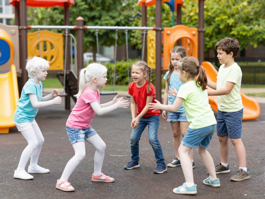 Játszótéri konfliktusok: mikor segíts és mikor hagyd, hogy megoldják egyedül?