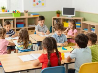 Jobb a vegyes vagy a homogén óvodai csoport? A pedagógiai módszerek összehasonlítása