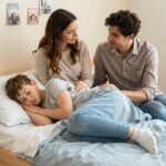 Meddig normális, ha egy tinédzser a szüleivel alszik? Határok és szabályok