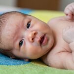 Pöttyök és foltok a babán: a leggyakoribb ártalmatlan bőrelváltozások újszülöttkorban