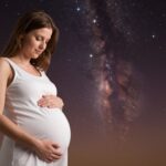 Rák kismama a csillagok szerint: gondoskodás, érzelmek és anyai ösztönök