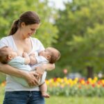 Szoptatás bárhol, bármikor: miért természetes dolog a nyilvános szoptatás?