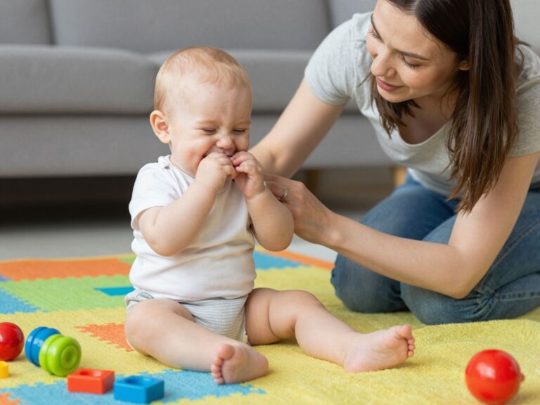 A csecsemőkori tüsszögés okai: nem mindig jelent megfázást