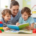 Hogyan segítheted gyermeked a mondatalkotásban: tippek a korai beszédfejlődéshez