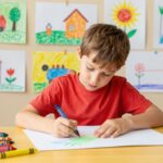 Így fejlődik a rajztudás kisgyermekkorban: útmutató a gyerekrajzok megértéséhez