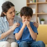 Mit tegyünk, ha egy gyermek félrenyel? Az elsősegélynyújtás helyes lépései