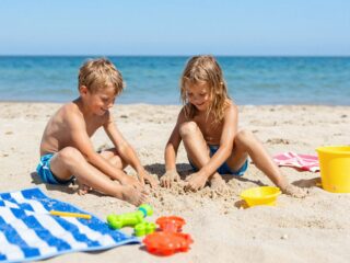 Papucs nélkül a strandon vagy az uszodában: milyen fertőzéseket kaphat el a gyermek?