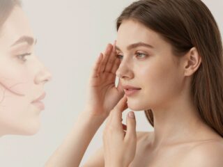 Seprűvénák és hajszálerek az arcon terhesen: hogyan előzheted meg és kezelheted őket biztonságosan?