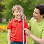 A gyermekkori alacsony növés okai: a genetikától a növekedési hormon hiányáig