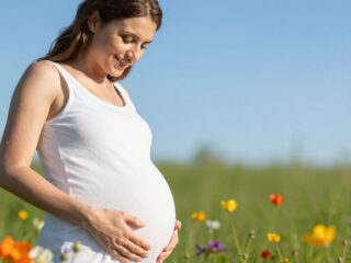 A terhességi hormonok hatása: ezért fokozódik a verejtékezés a 9 hónap alatt