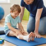 Duzzanat, fájdalom, mozgáskorlátozottság: A ficam és a rándulás kezelése gyerekeknél