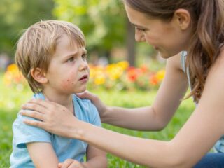 Gyermekkori csípések útmutatója: mikor forduljunk orvoshoz?