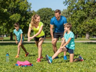 Közös sportélmény az egész családnak: hogyan készüljünk fel egy futóversenyre?
