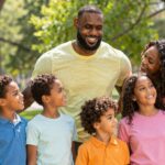 LeBron James és a család: Hogyan egyezteti össze a szupersztár karriert az apasággal?