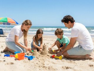 Vízbiztonság: Mire figyelj, ha több gyerekkel mész strandra?