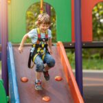 A kis felfedezők kora: hogyan biztosíts biztonságos környezetet a mászó bajnoknak?