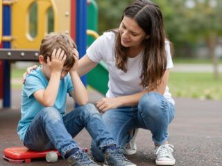 Hogyan kezeljük az iskola utáni dührohamokat? Tippek a feszültség levezetésére